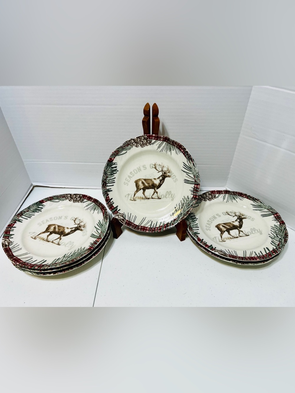 Set Of 6 Robert Stanley Christmas Plates Reindeer Farmhouse Seasons Greeting